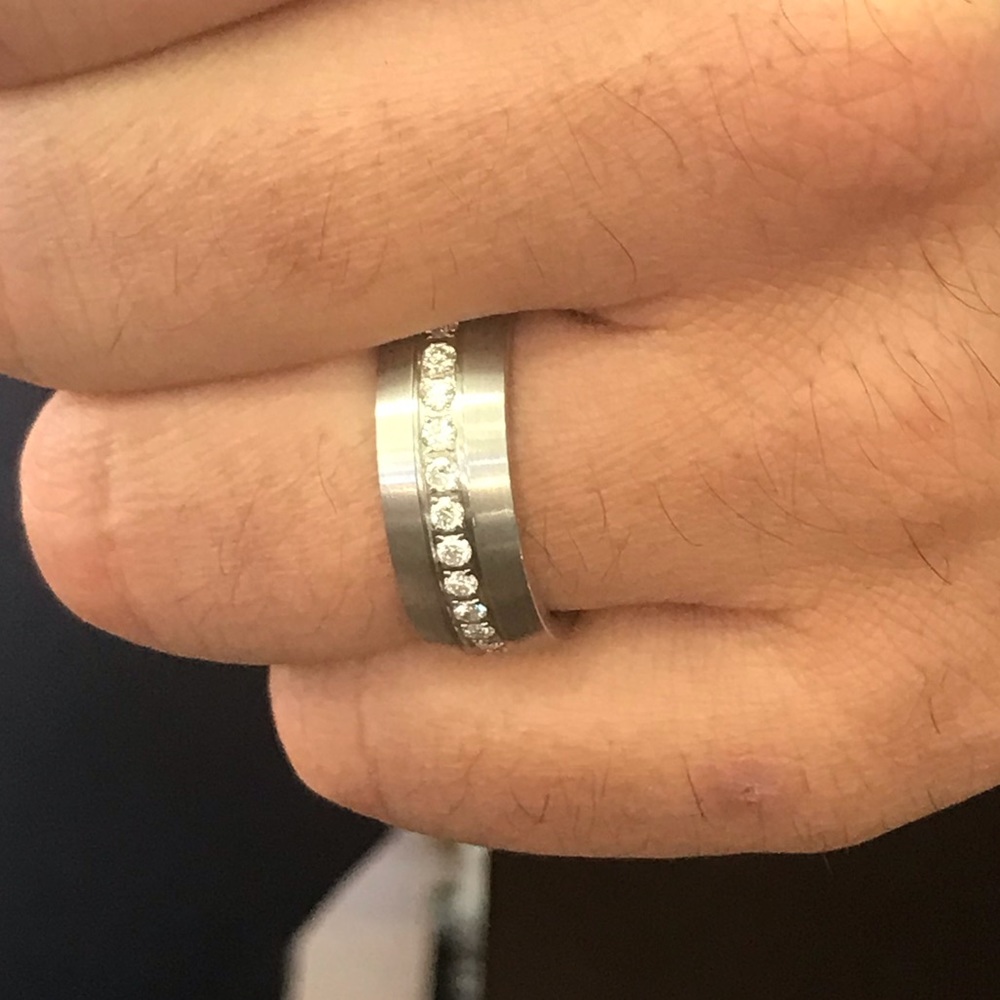 Tungsten ring with Diamonds